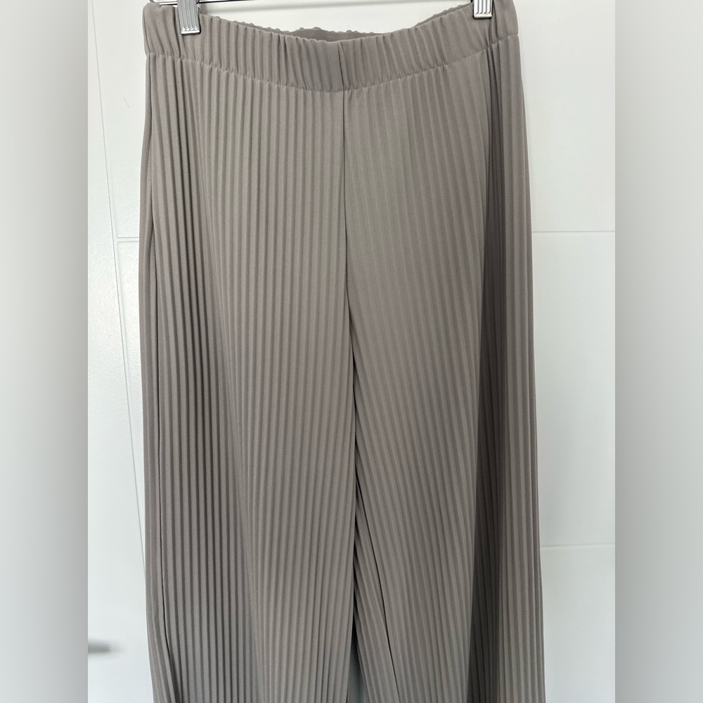 Aritzia Babaton Skilled Pant (Ashen Grey) - Picture 3 of 7